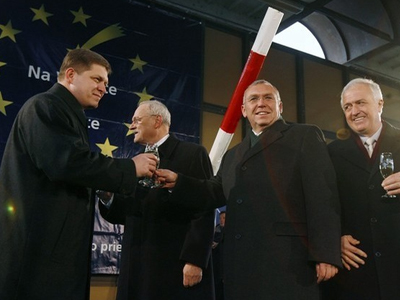 «Πρωταθλητές της διαφάνειας»